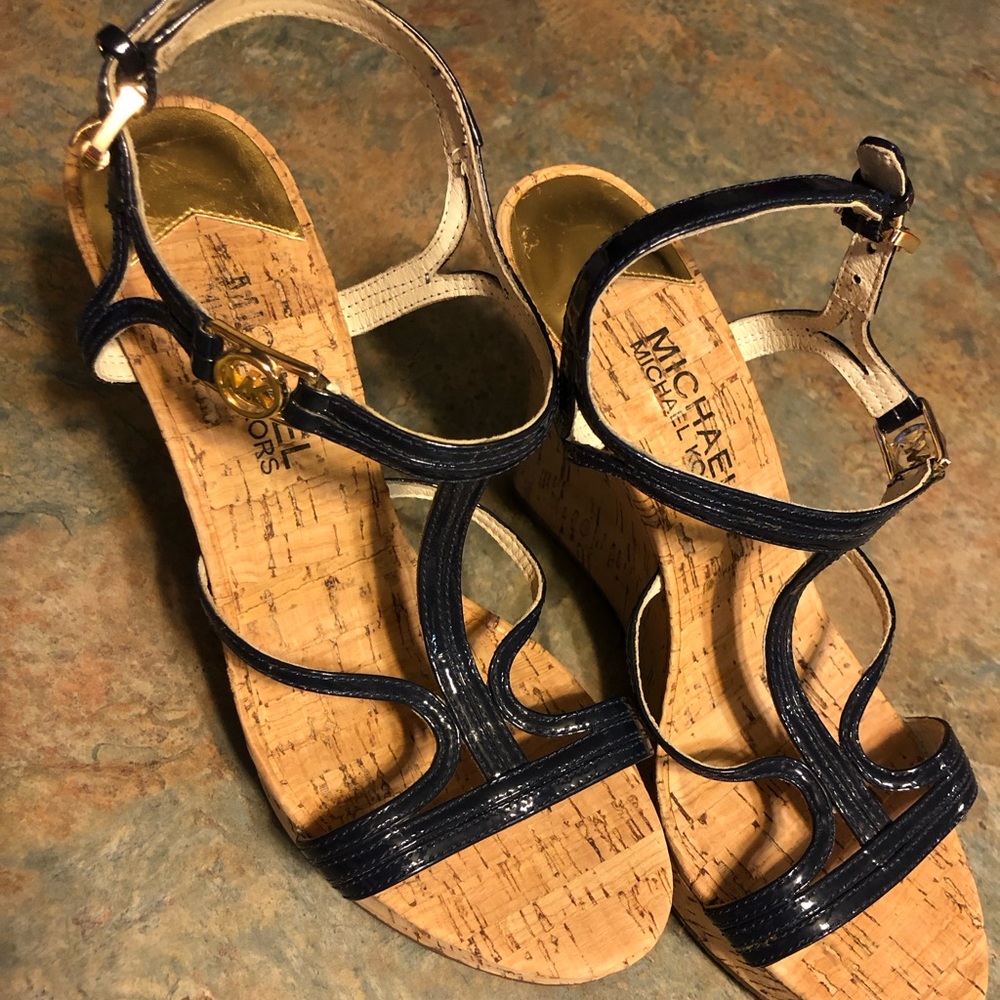 Beautiful Michael Kors Wedges Womens size 6 designer brown cork sandals navy
